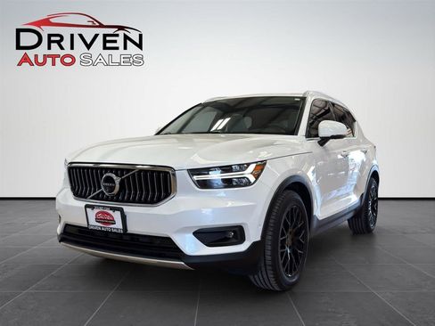 Used 2022 Volvo XC40 T5 Inscription AWD/4WD image 2