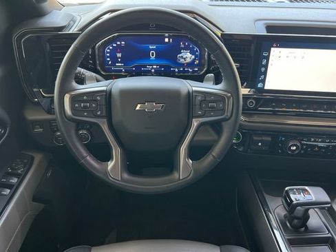 Used 2023 Chevrolet Silverado 1500 ZR2 w/ Technology Package AWD/4WD image 17