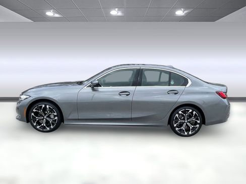 Used 2025 BMW 330i Sedan w/ Premium Package image 2