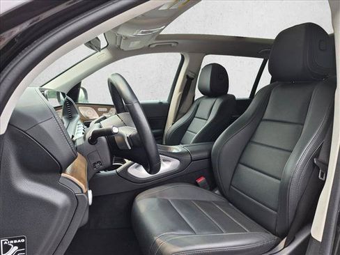 Used 2024 Mercedes-Benz GLS 450 4MATIC image 15