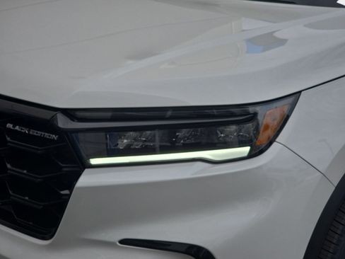 New 2025 Honda Pilot Black Edition image 31