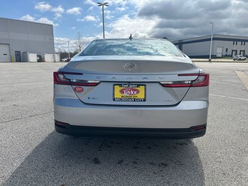 Used 2025 Toyota Camry LE w/ Convenience Package FWD image 4