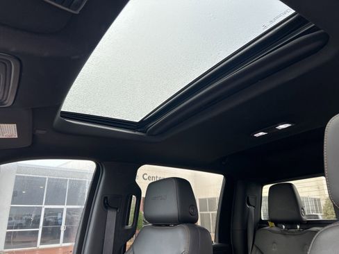 Used 2020 GMC Sierra 2500 AT4 w/ AT4 Premium Package image 16