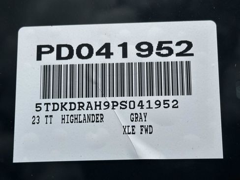 Used 2023 Toyota Highlander XLE FWD image 15