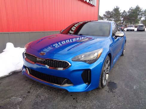 Used 2018 Kia Stinger GT2 image 1