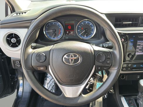 Used 2017 Toyota Corolla LE FWD image 15