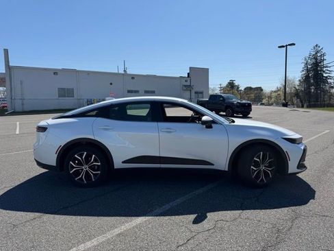 Used 2023 Toyota Crown XLE image 8