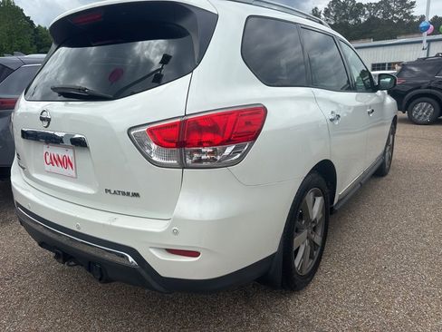 Used 2015 Nissan Pathfinder Platinum image 3