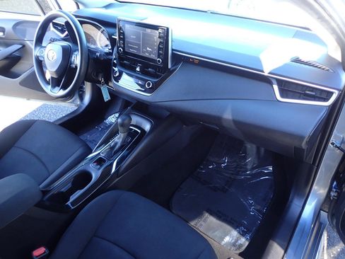 Used 2020 Toyota Corolla LE FWD image 12