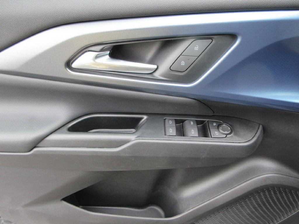 Used 2024 Chevrolet Equinox EV LT FWD image 21