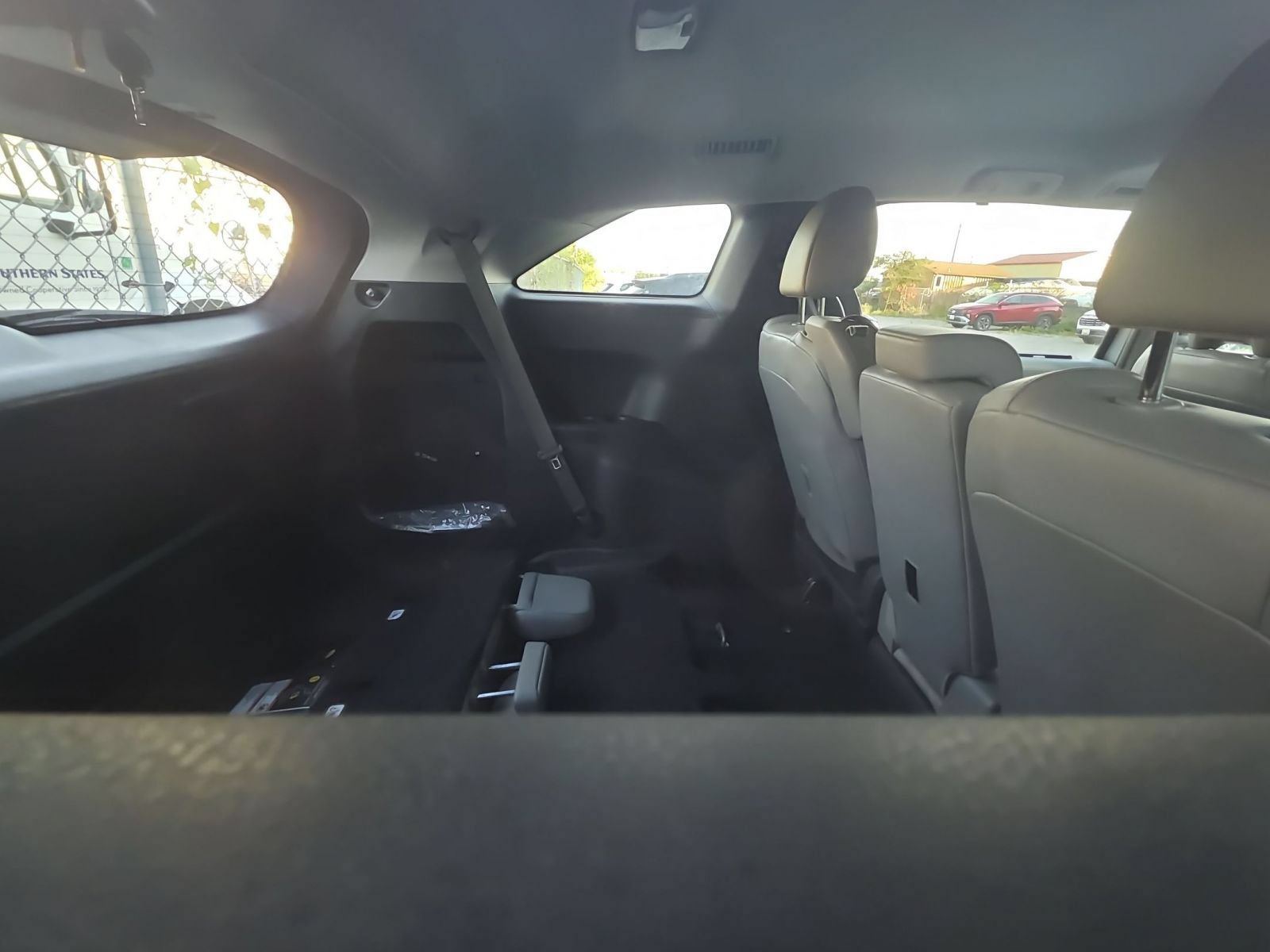 Used 2025 Toyota Sienna XLE FWD image 9