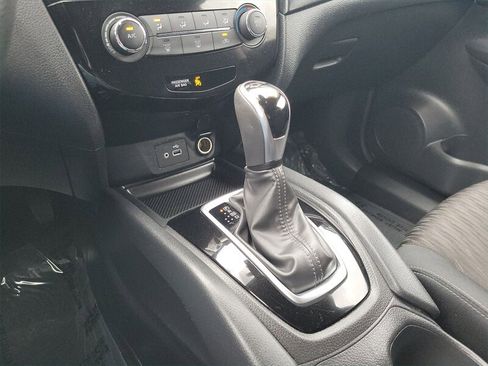 Used 2019 Nissan Rogue SV AWD/4WD image 32