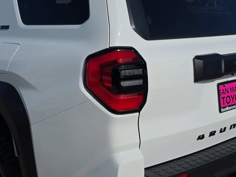 New 2026 Toyota 4Runner SR5 AWD/4WD image 28