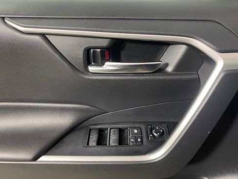 Used 2019 Toyota RAV4 XLE w/ Convenience Package AWD/4WD image 21