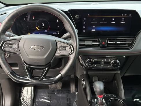 Used 2025 Chevrolet TrailBlazer RS w/ Convenience Package FWD image 10
