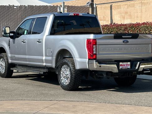 Used 2022 Ford F250 XLT w/ XLT Premium Package image 6