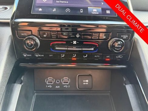 Used 2023 Jeep Grand Cherokee Altitude AWD/4WD image 38