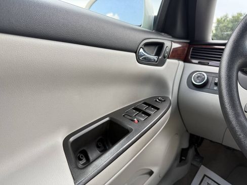 Used 2008 Chevrolet Impala LT FWD image 29