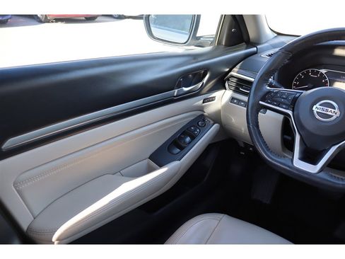 Used 2019 Nissan Altima 2.5 Platinum image 25