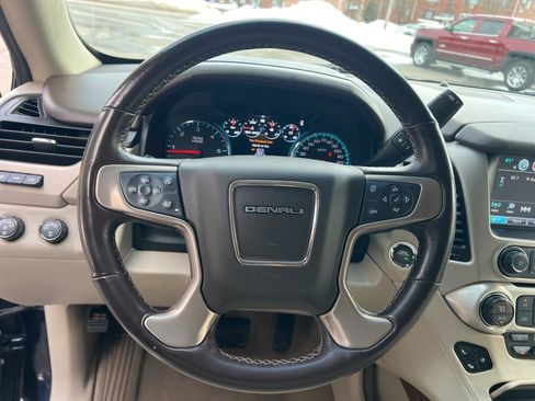 Used 2019 GMC Yukon Denali w/ Denali Ultimate Package image 14