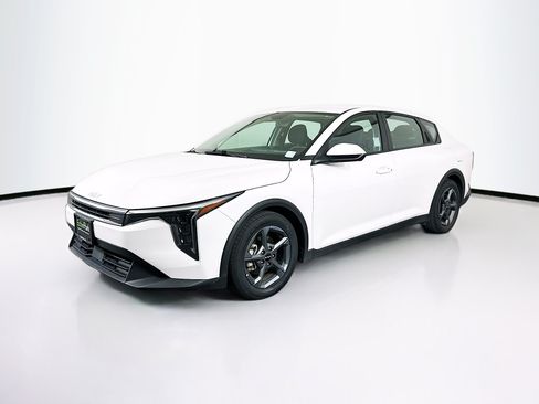 Used 2025 Kia K4 FWD image 3