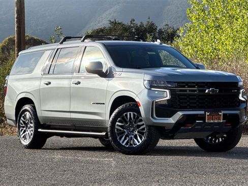 Used 2023 Chevrolet Suburban Z71 image 2