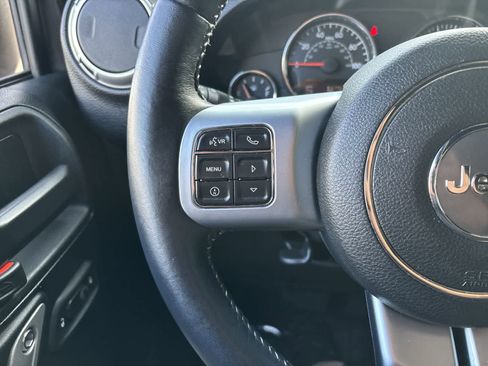 Used 2017 Jeep Wrangler Unlimited Rubicon image 13