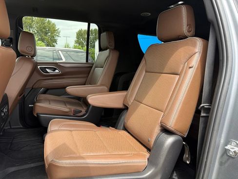 Used 2022 Chevrolet Suburban High Country w/ Max Trailering Package AWD/4WD image 21
