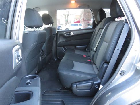 Used 2017 Nissan Pathfinder S image 19