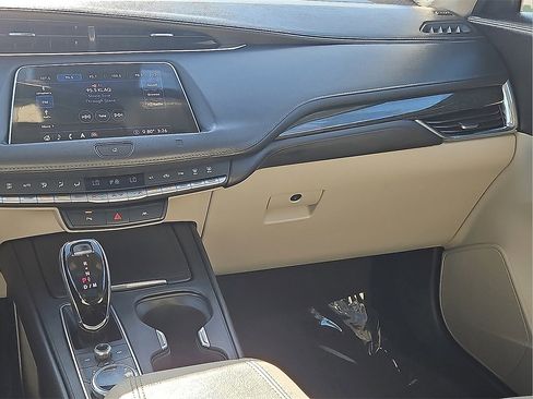 Used 2020 Cadillac XT4 Premium Luxury w/ Driver Awareness Package image 17