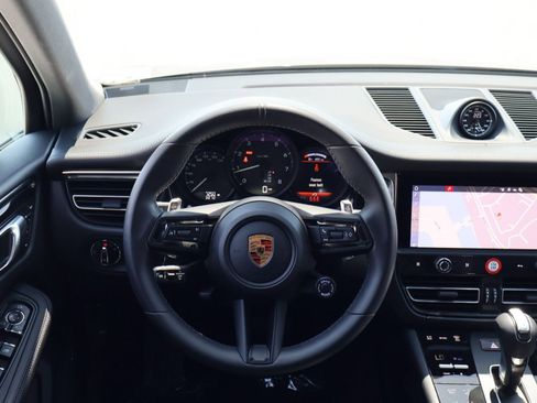 Certified 2026 Porsche Macan AWD/4WD image 15