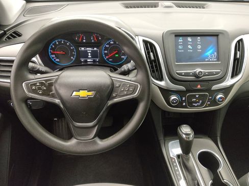 Used 2018 Chevrolet Equinox LS image 22