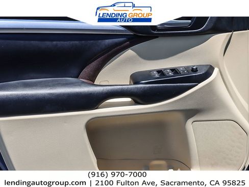 Used 2019 Toyota Highlander XLE w/ Carpet Mat Package (TMS) image 18