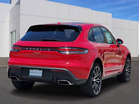 Used 2025 Porsche Macan image 37