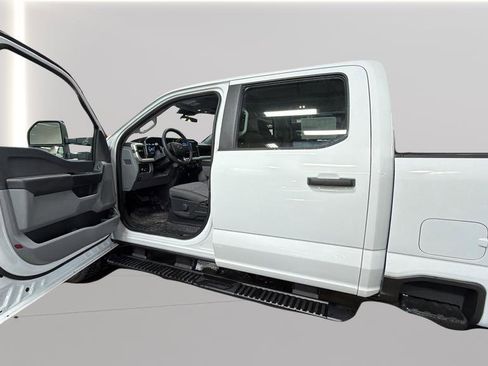 New 2026 Ford F250 XL w/ FX4 Off-Road Package image 17