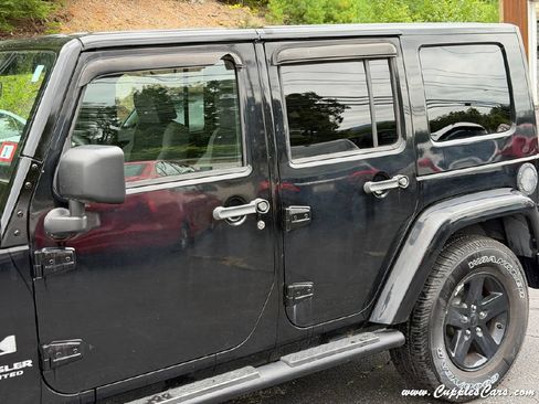 Used 2007 Jeep Wrangler Unlimited X w/ Dual Top Group RWD image 28