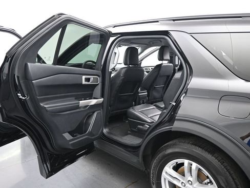 Certified 2023 Ford Explorer XLT w/ Equipment Group 202A RWD image 18