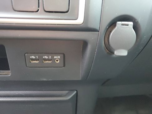 Used 2019 Nissan Titan S w/ S Utility Package image 27