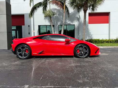 Used 2023 Lamborghini Huracan EVO RWD image 2
