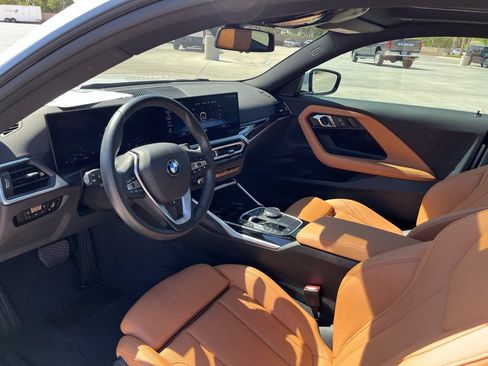 Used 2024 BMW 230i Coupe w/ Convenience Package RWD image 11