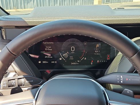 Used 2025 GMC Yukon XL Denali AWD/4WD image 12