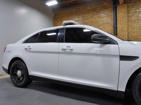 Used 2015 Ford Taurus Police Interceptor AWD image 9