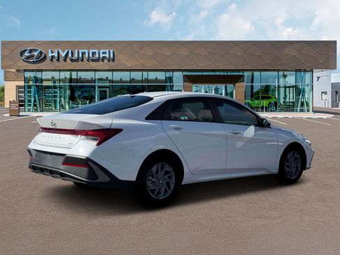 New 2026 Hyundai Elantra Hybrid FWD image 8