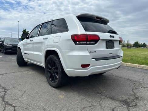 Used 2019 Jeep Grand Cherokee Altitude AWD/4WD image 8