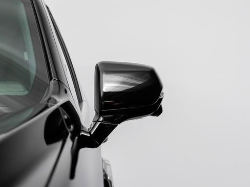 Used 2025 GMC Yukon Denali image 9