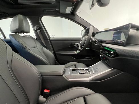 Certified 2025 BMW 330i Sedan image 7