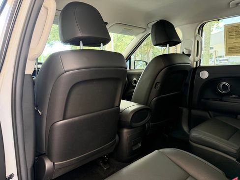 Used 2026 Hyundai Palisade SEL FWD image 34