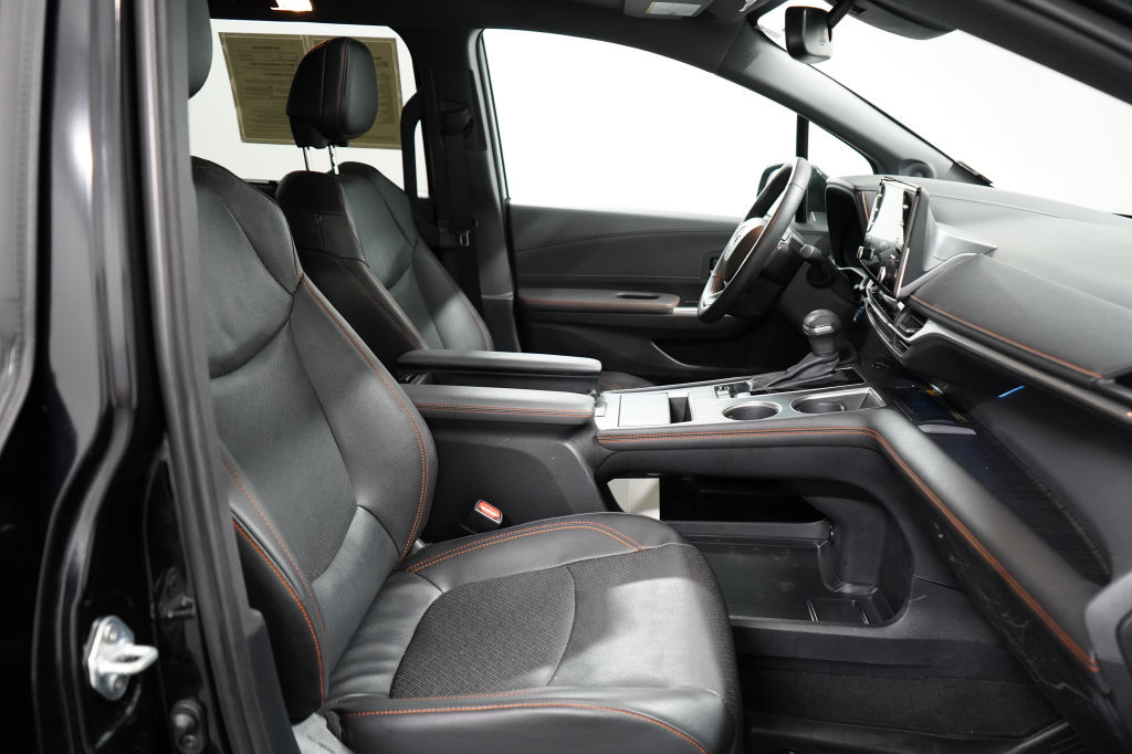 Used 2024 Toyota Sienna XSE w/ XSE Premium Package FWD image 28