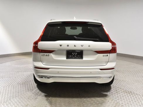Used 2023 Volvo XC60 B5 Plus image 4