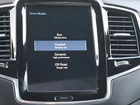 Used 2020 Volvo XC90 T6 Inscription w/ Protection Package image 20